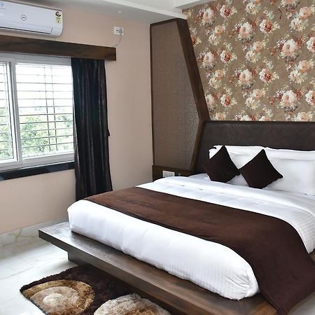 Hotel Daftari Palace Kishanganj ภายนอก รูปภาพ