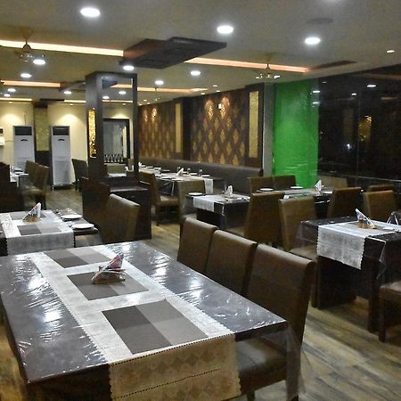 Hotel Daftari Palace Kishanganj ภายนอก รูปภาพ