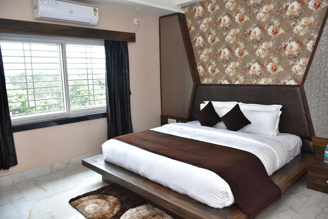 Hotel Daftari Palace Kishanganj ภายนอก รูปภาพ