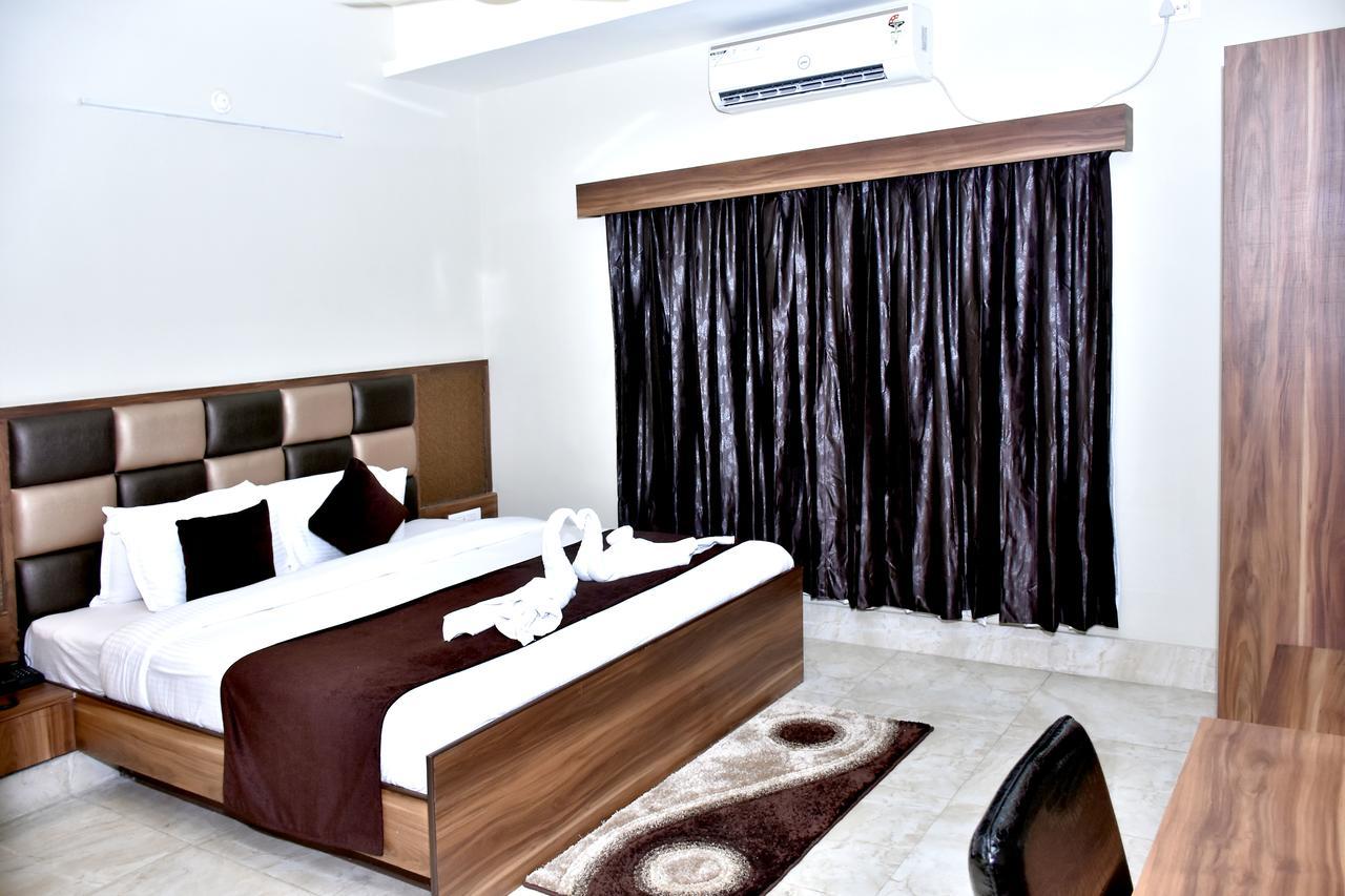 Hotel Daftari Palace Kishanganj ภายนอก รูปภาพ