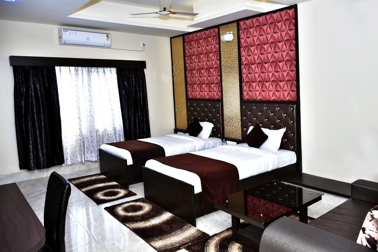 Hotel Daftari Palace Kishanganj ภายนอก รูปภาพ