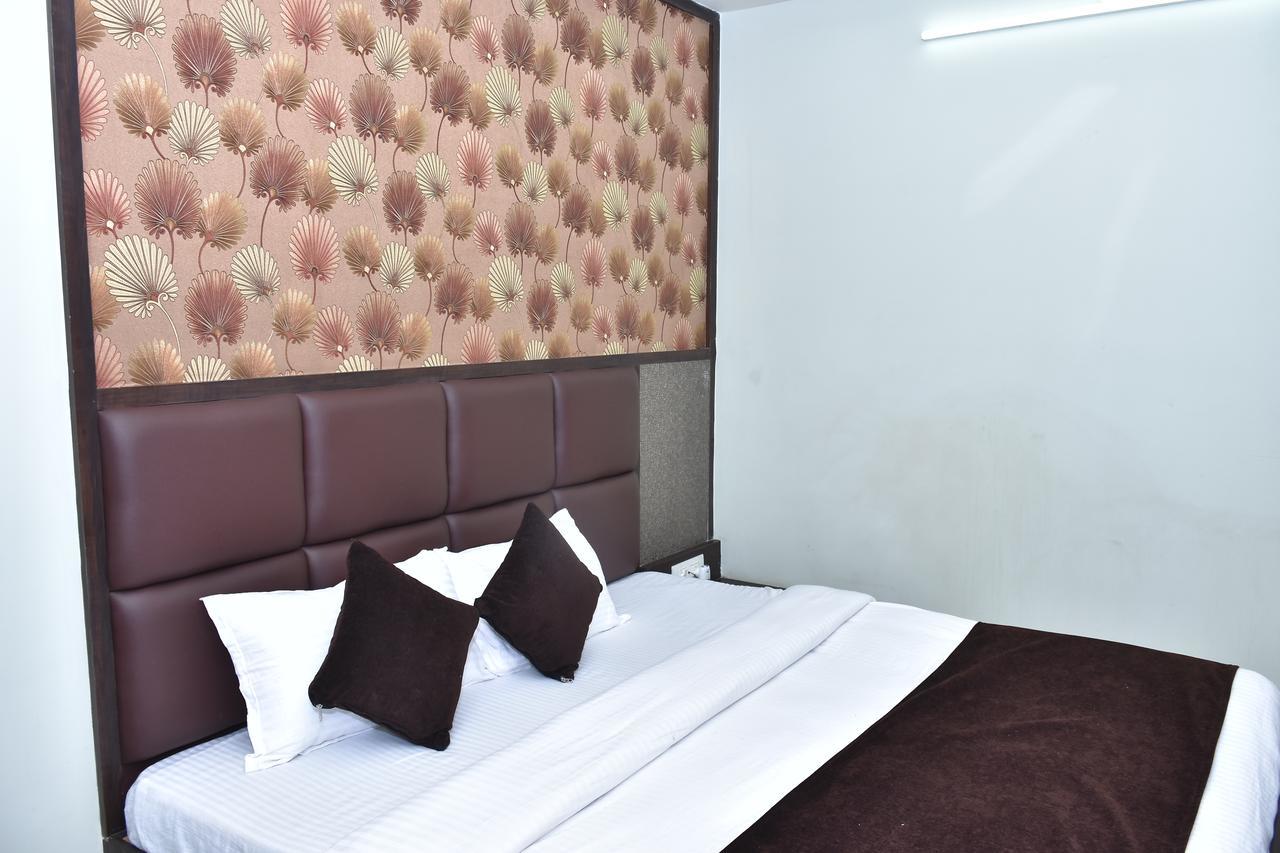 Hotel Daftari Palace Kishanganj ภายนอก รูปภาพ