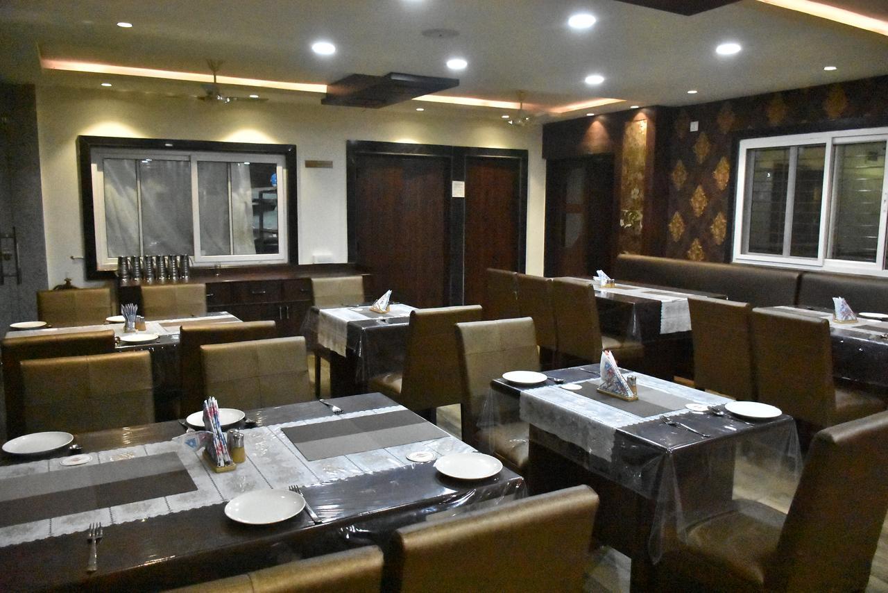 Hotel Daftari Palace Kishanganj ภายนอก รูปภาพ