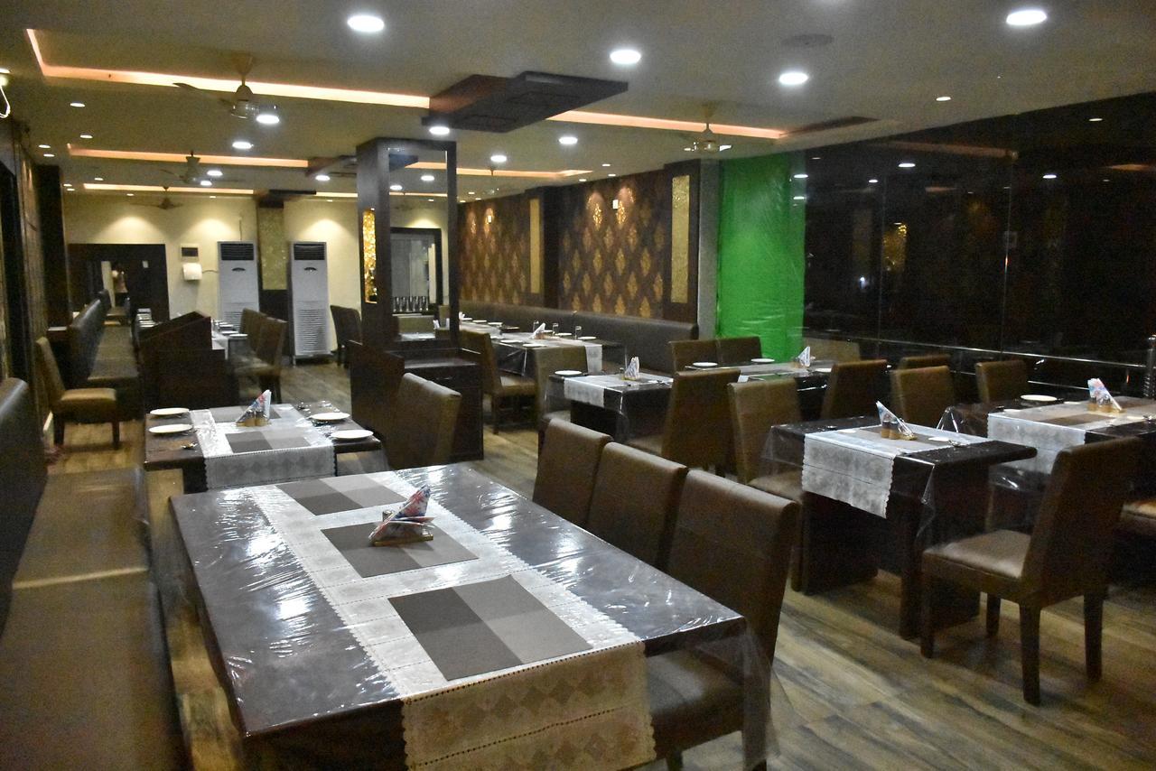 Hotel Daftari Palace Kishanganj ภายนอก รูปภาพ